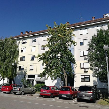Fly By Suite - Zagreb Airport - 0-24H Self Check In&Out - Parking On Site Velika Gorica Buitenkant foto