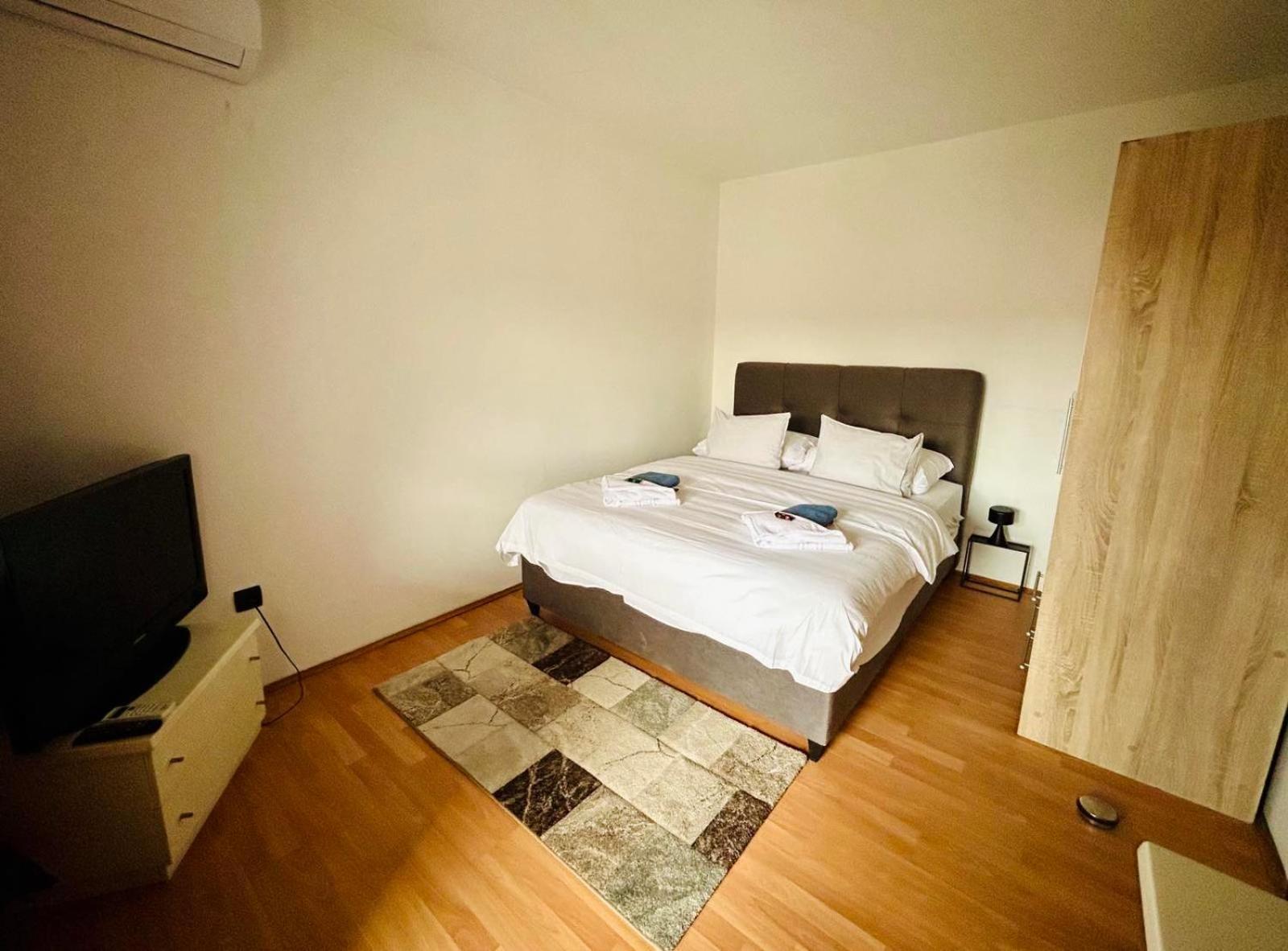 Fly By Suite - Zagreb Airport - 0-24H Self Check In&Out - Parking On Site Velika Gorica Buitenkant foto