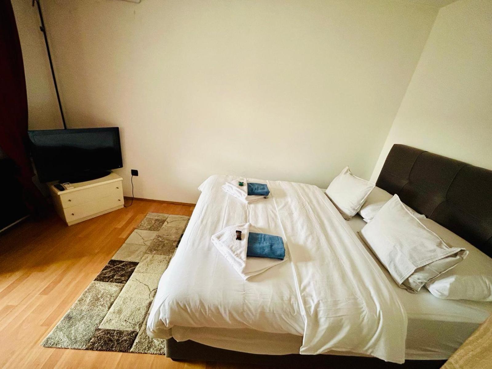 Fly By Suite - Zagreb Airport - 0-24H Self Check In&Out - Parking On Site Velika Gorica Buitenkant foto