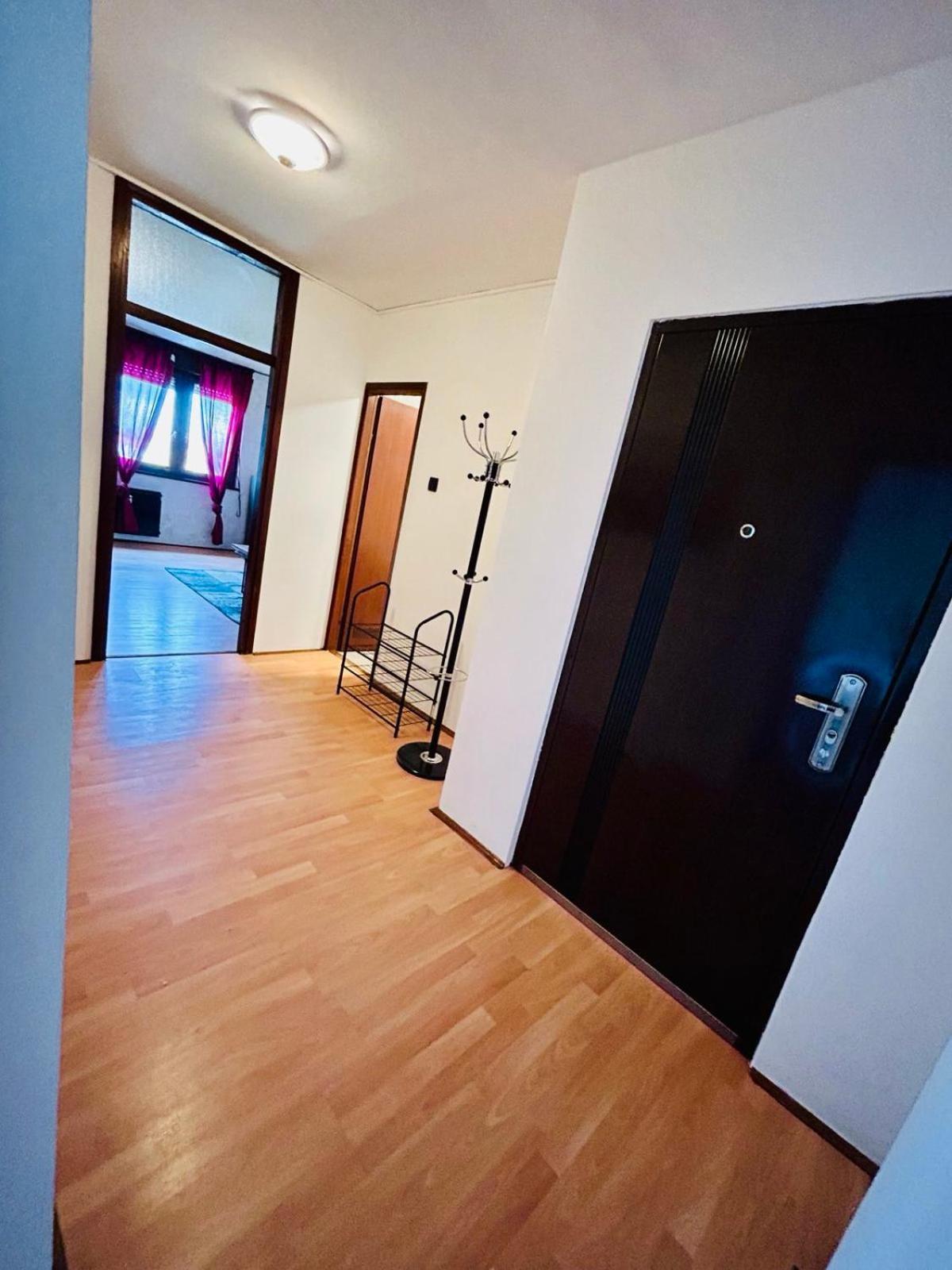 Fly By Suite - Zagreb Airport - 0-24H Self Check In&Out - Parking On Site Velika Gorica Buitenkant foto