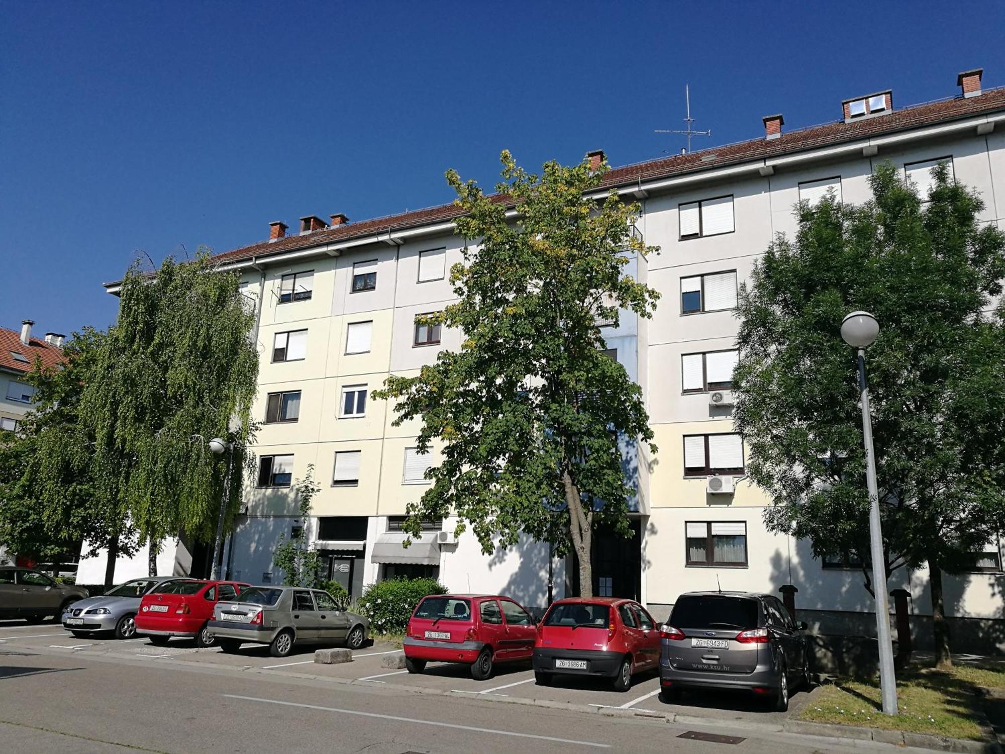 Fly By Suite - Zagreb Airport - 0-24H Self Check In&Out - Parking On Site Velika Gorica Buitenkant foto